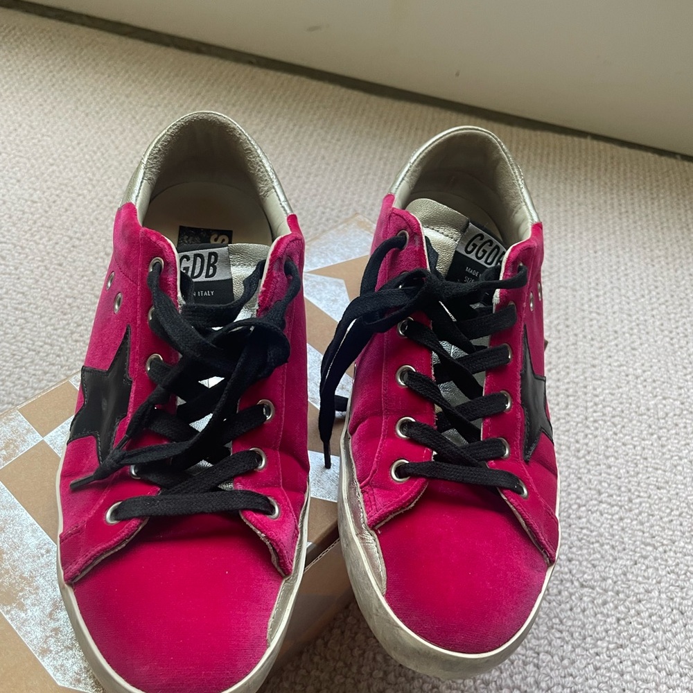 Golden Goose Women's fuchsia (pink) velvet Sneakers